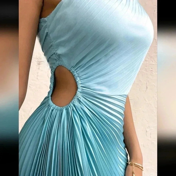 Summer Gradient One Shoulder Cut Out Waist Pleated Asymmetrical Hem - Picture 3 of 7